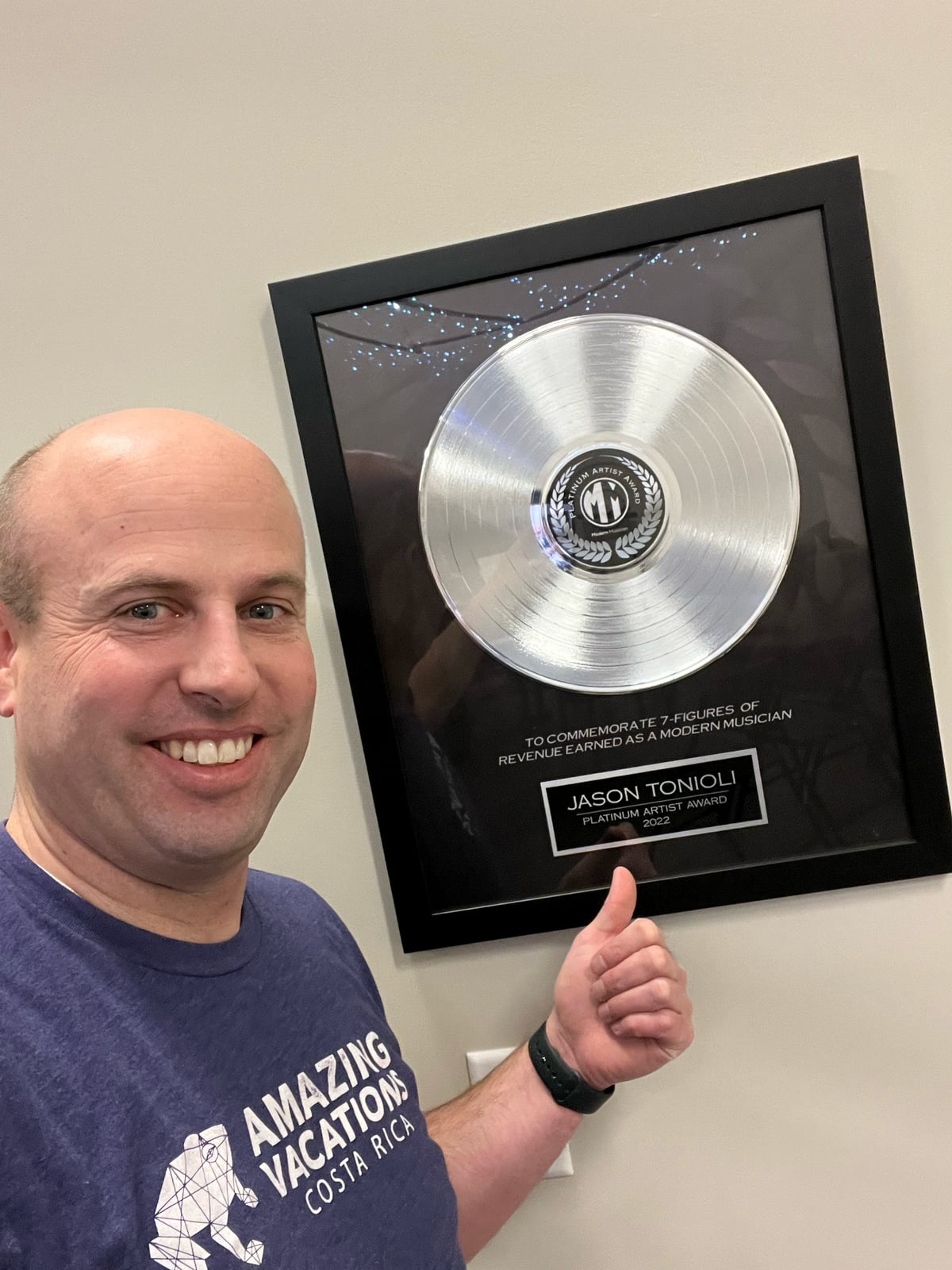 Jason Tonioli receiving their Modern Musician award